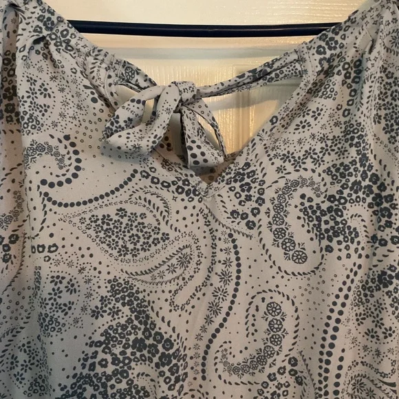 Lauren Conrad Grey and Navy Floral Paisley Mini Dress - Picture 4 of 5